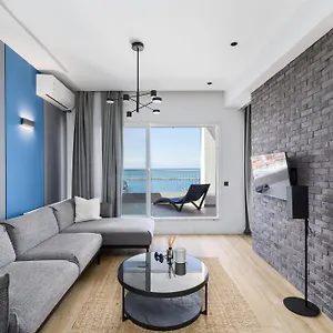 https://oddity-seafront-penthouse-apartments.hotelschalkidiki.net